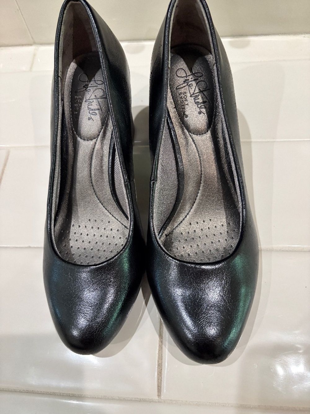 Lifestride Parigi heels size 7 1/2 M